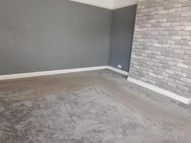 HAYES, UB4 4 bed semi detached house to rent £2,400 pcm £554 pw