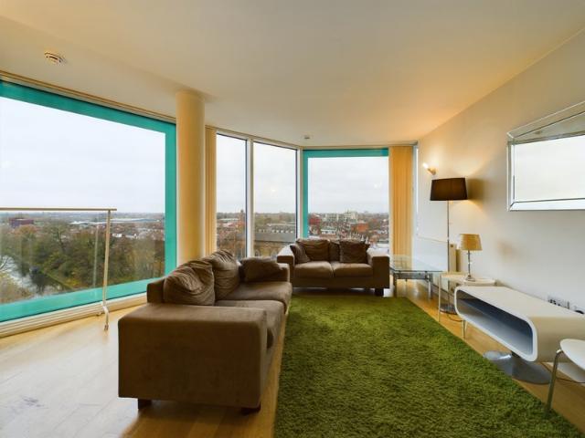 Hayes & Harlington – 3 Bedrooms Flat