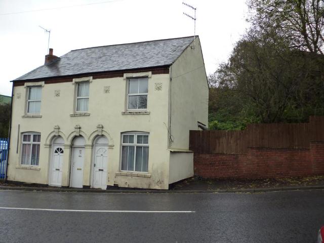HAYES LANE, LYE, STOURBRIDGE DY9 2 bed semi detached house to rent £495 pcm £114 pw