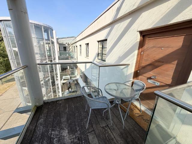 Hayes Road, Penarth, CF64 2 bed apartment to rent £1,200 pcm £277 pw