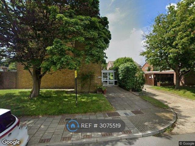 Hayesford Park Drive, Bromley BR2, 2 bed maisonette to rent, £1,800 pcm | PrimeLocation