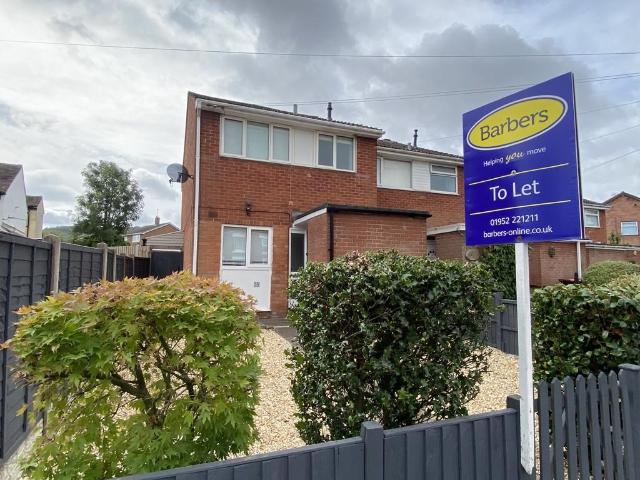 Haygate Road, Wellington 3 bed end of terrace house to rent £1,100 pcm £254 pw