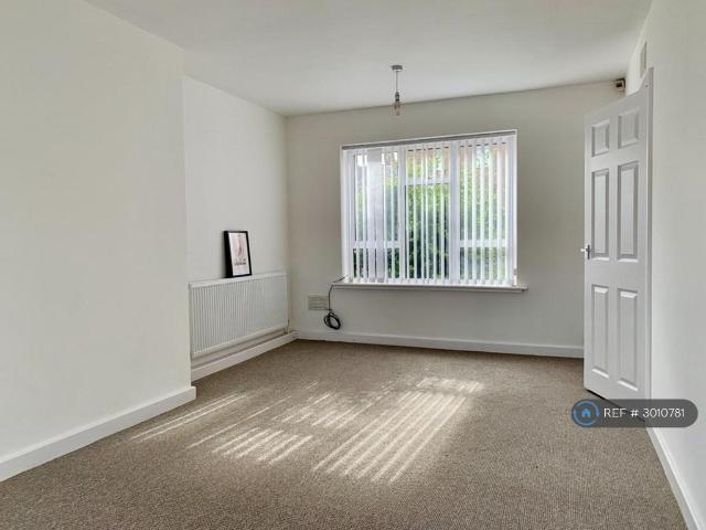 Hayles Close, Nottingham, NG5 3 bed semi detached house to rent £1,200 pcm £277 pw