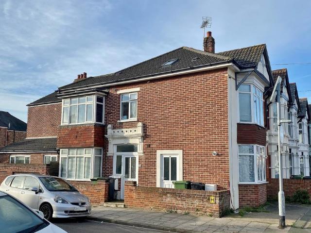 Hayling Avenue, Baffins Unfurnished 1 bed end of terrace house to rent £875 pcm £202 pw