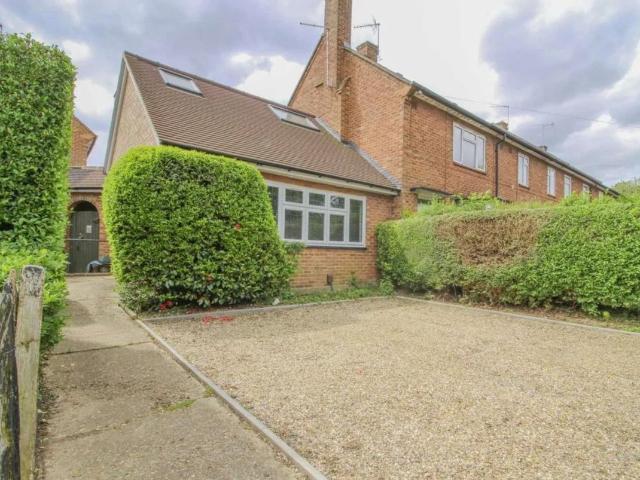 Hayling Road, Oxhey WD17 2 bed semi detached bungalow to rent, £1,645 pcm | PrimeLocation