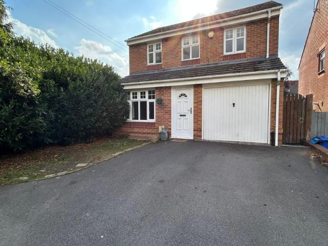 Haymaker Way, Wimblebury, Cannock. 3 bed detached house to rent £1,200 pcm £277 pw