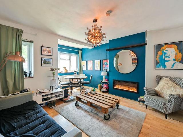 Haymerle Road, Peckham, London, SE15 3 bed flat to rent £3,000 pcm £692 pw