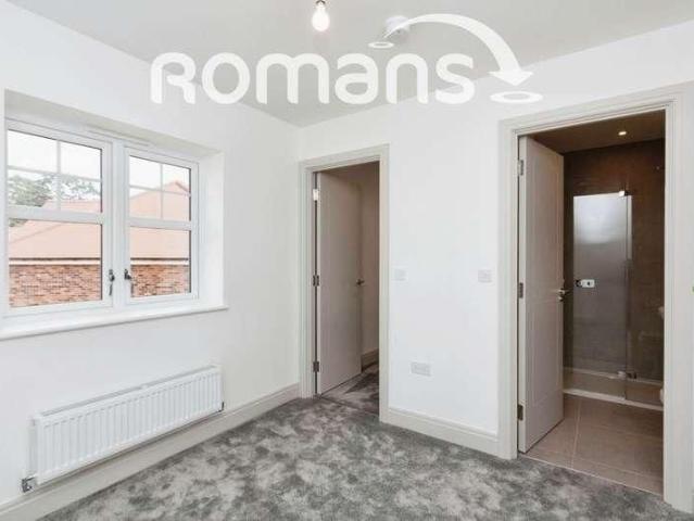 Hayne Avenue, Fleet, GU51