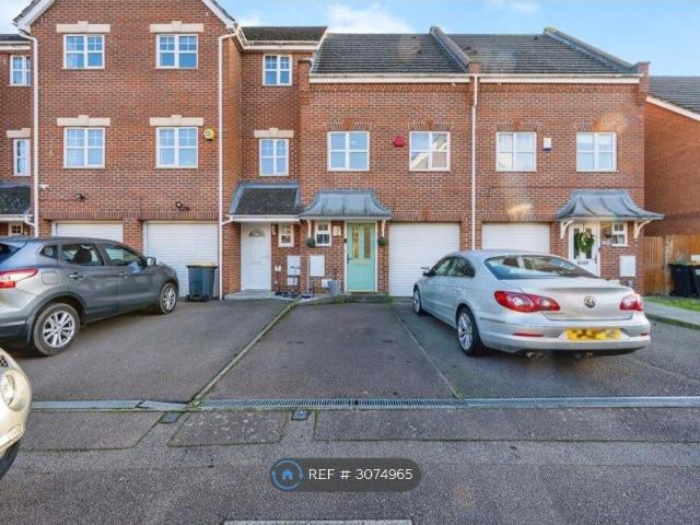 Haynes Road, Bedford MK42, 3 bed terraced house to rent, £1,600 pcm | PrimeLocation