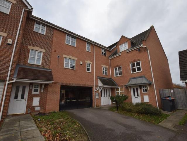 Haynes Road, Bedford MK42, 2 bed flat to rent, £1,100 pcm | PrimeLocation