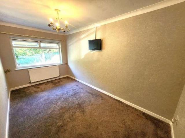 Hayseech, Cradley Heath, B64