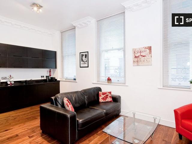 Haz Restaurant & Bar, 64 Bishopsgate, London, EC2N 4AJ, United Kingdom | 1 bed apartment for rent #127842818 | Rentberry