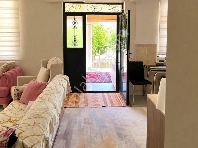 Hazar Gölü Yüce Tatil Sitesinde Satılık Villa!