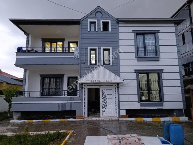 Hazar'dan İskele'de 550 M2 Arsa İçerisinde Modern Müstakil Yapı