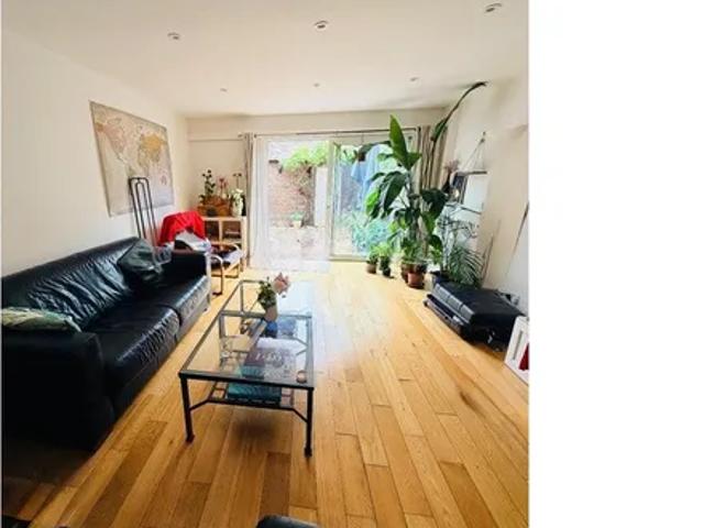 Hazel Way, London, SE1 3BW, United Kingdom | 2 bed townhouse for rent #168233811 | Rentberry