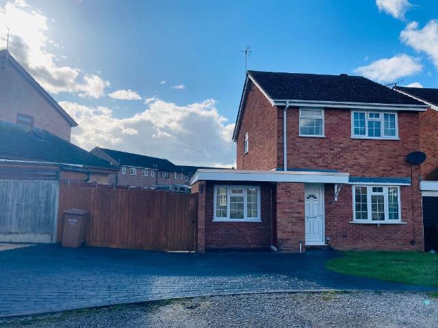 Hazel Avenue, Evesham WR11, 3 bed link detached house to rent, £1,300 pcm | PrimeLocation