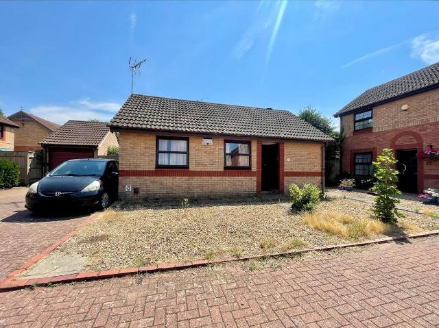 Hazel Croft, Peterborough PE4, 2 bed bungalow to rent, £950 pcm | PrimeLocation