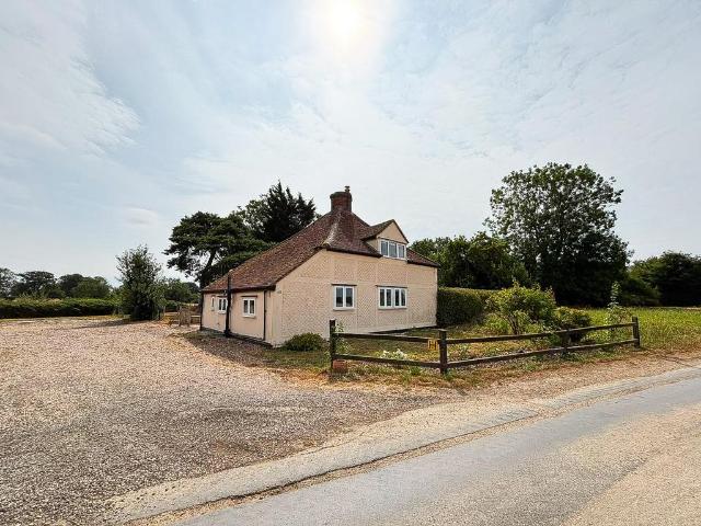 Hazel End, Farnham, CM23 3 bed cottage to rent £1,950 pcm £450 pw