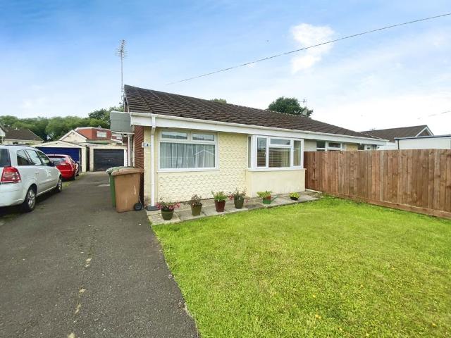 Hazel Grove, CAERPHILLY, CF83 2 bed bungalow to rent £1,200 pcm £277 pw