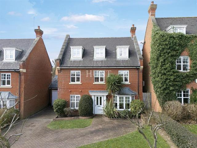 Hazel Lane, The Avenue, Repton Park. 4 bed detached house to rent £4,500 pcm £1,038 pw