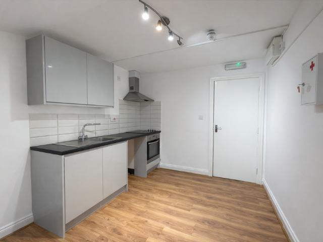Hazel Street, Leicester LE2 1 bed apartment to rent £795 pcm £183 pw