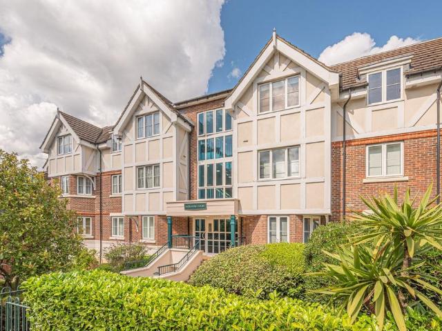 Hazelmere Court, Hendon, London, NW4 2 bed flat to rent £2,400 pcm £554 pw