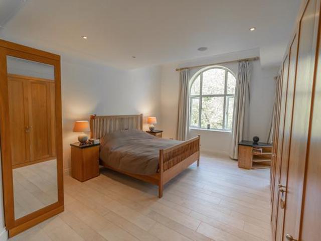 Hazelmere House, Mossley Hill Drive. 3 bed penthouse to rent £3,700 pcm £854 pw