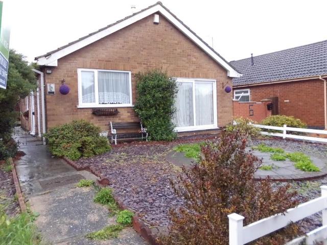 Hazelbank Close, OFF PARKER DRIVE. 2 bed detached bungalow to rent £1,250 pcm £288 pw