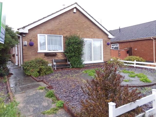 Hazelbank Close, Leicester LE4, 2 bed bungalow to rent, £1,250 pcm | PrimeLocation