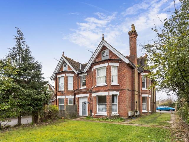 Hazelgrove Road, Haywards Heath RH16, 1 bed flat to rent, £1,150 pcm | PrimeLocation
