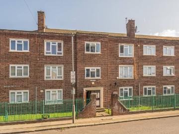 Hazelhurst Road, Earlsfield, London SW17, 4 bed flat to rent, £3,750 pcm | PrimeLocation