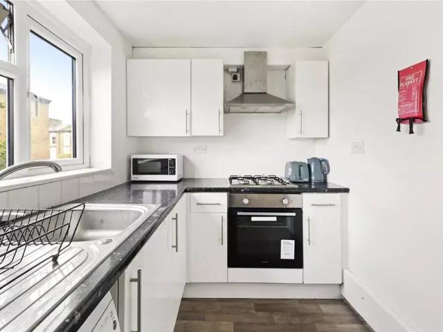Hazellville Road, London N19 5 bed flat to rent £5,500 pcm £1,269 pw