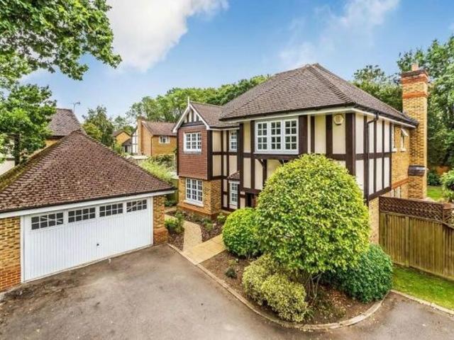 Hazelway Close, Fetcham KT22, 5 bed detached house to rent, £4,400 pcm | PrimeLocation