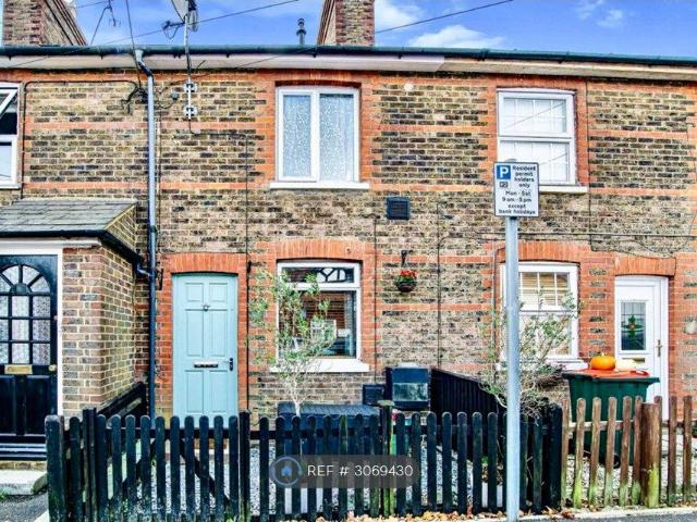 Hazelwick Road, Crawley RH10, 2 bed terraced house to rent, £1,450 pcm | PrimeLocation