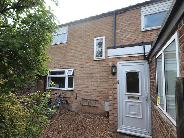 Hazelwood Close, Cambridge CB4 1 bed in a house share to rent £600 pcm £138 pw