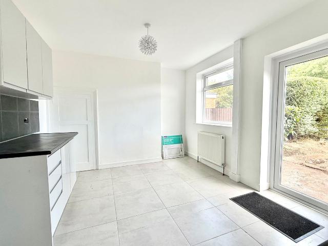 Hazelwood Close, Luton LU2, 2 bed terraced house to rent, £1,400 pcm | PrimeLocation