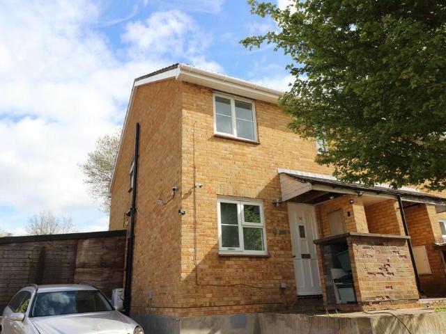 Hazelwood Close, Tunbridge Wells, TN2 2 bed flat to rent £1,295 pcm £299 pw