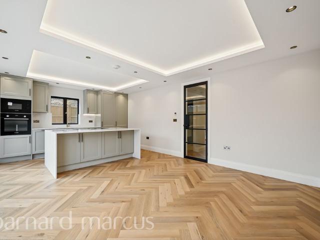 Hazelwood Avenue, Morden SM4, 2 bed maisonette to rent, £2,450 pcm | PrimeLocation