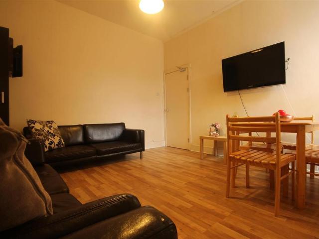 Hazelwood Avenue, Jesmond 5 bed maisonette to rent £3,476 pcm £802 pw