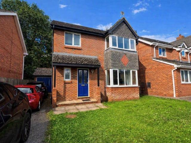 Hazelwood Drive, Verwood BH31, 3 bed detached house to rent, £1,600 pcm | PrimeLocation