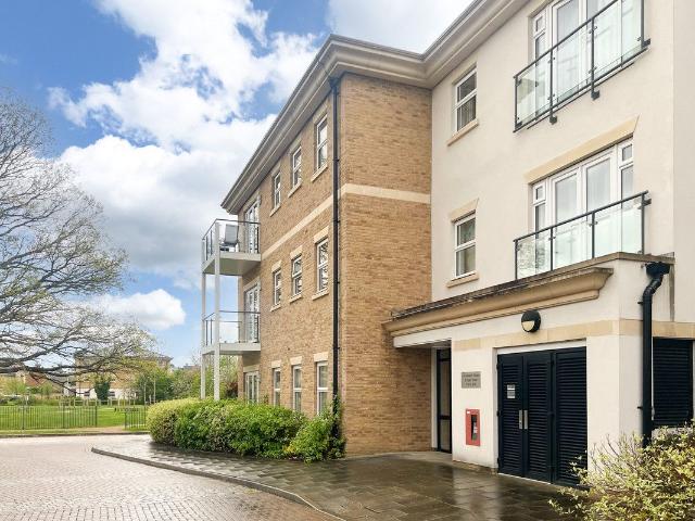 Hazelwood House, Dyas Road, Sunbury On Thames TW16, 2 bed flat to rent, £1,900 pcm | PrimeLocation