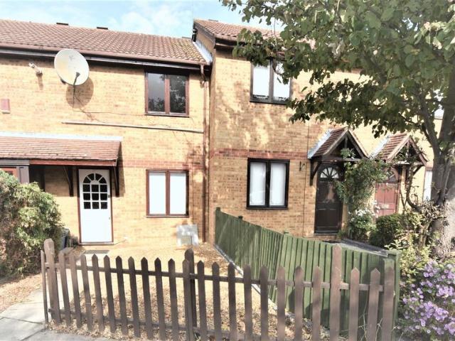 Hazelwood Park Close, Chigwell IG7, 2 bed terraced house to rent, £1,700 pcm | PrimeLocation