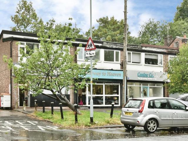 Hazelwood Road, Hazel Grove. 2 bed flat to rent £1,050 pcm £242 pw