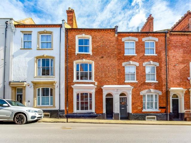 Hazelwood Road, Northampton NN1 6 bed terraced house to rent £4,000 pcm £923 pw