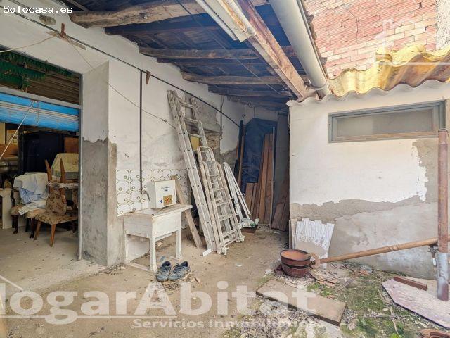 ¡HAZLA A TU GUSTO! CASA ACOGEDORA Y ECONÓMICA CON TERRAZA PARA REFORMAR, CERCA DEL MAR