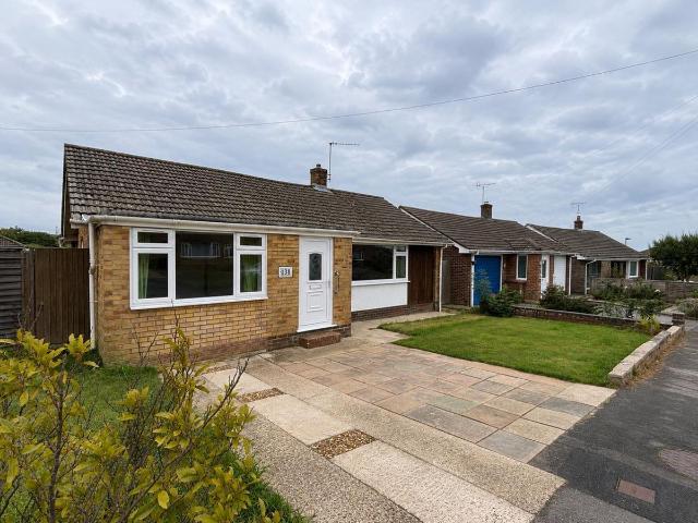 Hazleton Way, Waterlooville PO8, 4 bed detached bungalow to rent, £2,000 pcm | PrimeLocation
