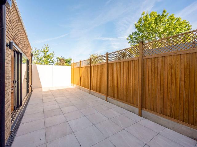 Hazlewood Avenue, Morden SM4, 2 bed flat to rent, £2,475 pcm | PrimeLocation