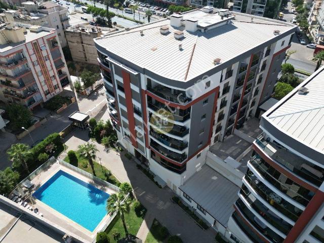 Hb'den 4+1 Satılık Rezidans, Havuz Manzaralı, Teraslı, Otoparklı