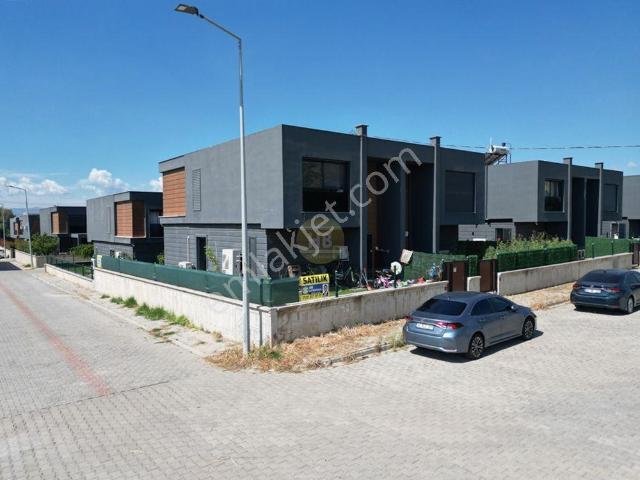 Hb'den 5+1 Satılık Villa, Sitenin En İyisi Mükemmel Durumda Herşeyiyle Hazır