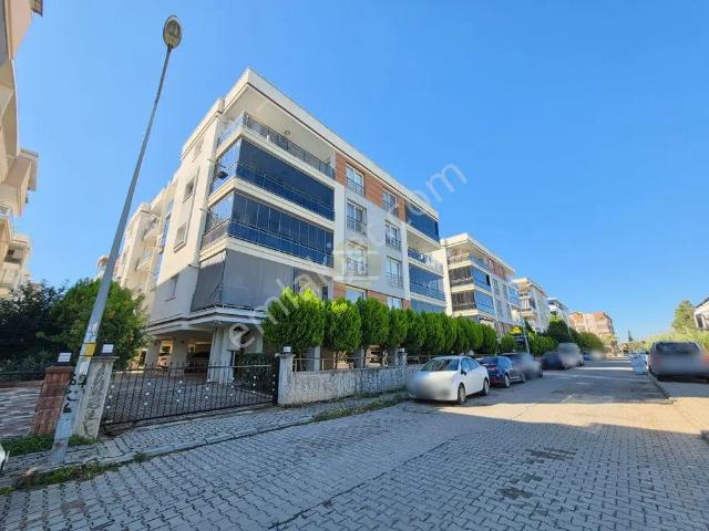 Hb'den 3+1 Kiralık Daire, İyi Lokasyonda Site İçinde Arakat Doğalgazlı Klimalı